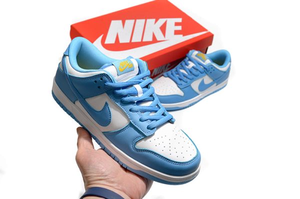Nike Dunk Low WMNS “Blue”