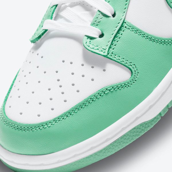 Nike Dunk Low WMNS “Green Glow”
