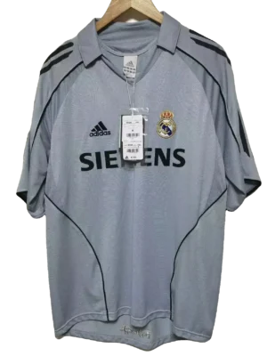 Camiseta Manga C "Retro 05-06 Real Madrid Grey"